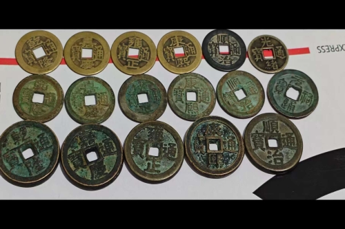 一位来自陕西西安市的杨老师，有一些藏品和老物件，急需出手，有意者联系，价格好商量