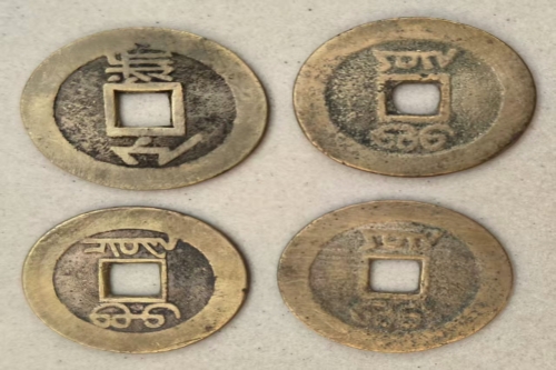 一位来自江西省鹰潭市的周老师，有一些藏品和老物件，急需出手，有意者联系，价格好商量。