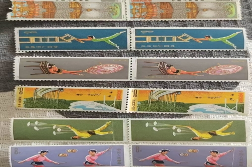 一位来住甘肃省兰州市的赵老师，有一些藏品和老物件，急需出手，有意者联系，价格好商量。