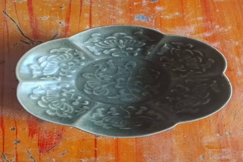 一位来自甘肃省武威市的蔡老师，有一些藏品和老物件，急需出手，有意者联系，价格好商量。