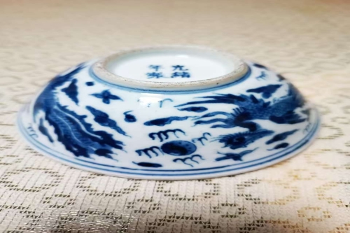 一位来自河北省石家庄市的柳老师，有一些藏品和老物件，急需出手，有意者联系，价格好商量。