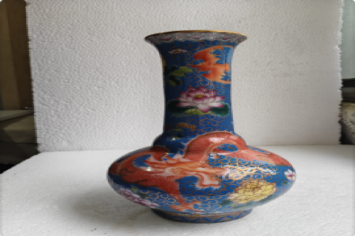 一位来自的湖南省江华瑶族自治县的杨老师，有一些藏品和老物件，急需出手，有意者联系，价格好商量。