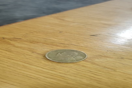 一位来住湖南省常德市的甘老师，有一些藏品和老物件，急需出手，有意者联系，价格好商量。👍