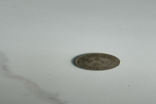 一位来住四川省自贡市的詹老师，有一些藏品和老物件，急需出手，有意者联系，价格好商量。