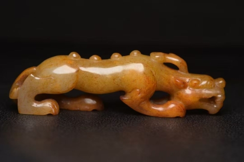 一位来自福建省福清市的陈老师，有一些藏品和老物件，急需出手，有意者联系，价格好商量。