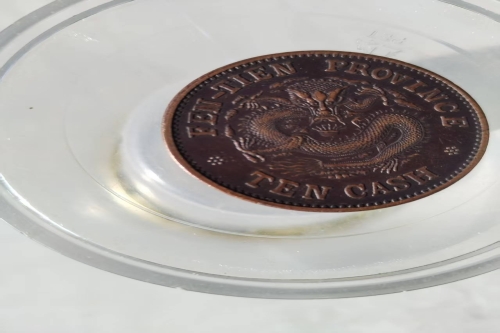 一位来自云南省昆明市的筑老师，有一些藏品和老物件，急需出手，有意者联系，价格好商量。