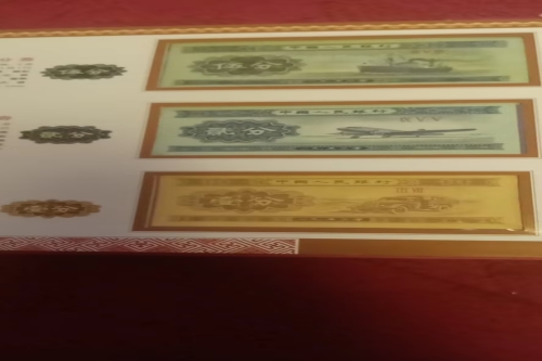 一位来自山东省临沂市的邵老师，有一些藏品和老物件，急需出手，有意者联系，价格好商量。