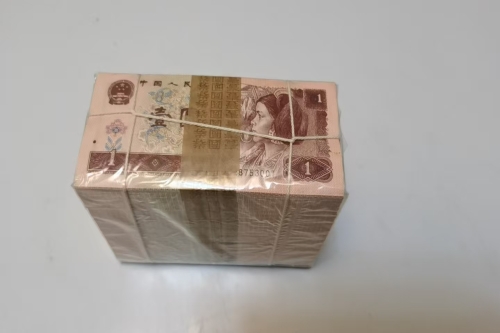 孙老师，有一些藏品和老物件，急需出手，有意者联系，价格好商量。