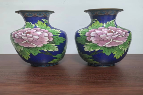 一位来自天津市武清区的马老师，有一些藏品和老物件，急需出手，有意者联系，价格好商量。