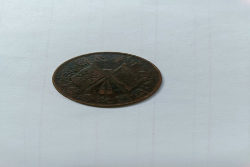 一位来住河南信阳市的涂老师，有一些藏品和老物件，急需出手，有意者联系，价格好商量。