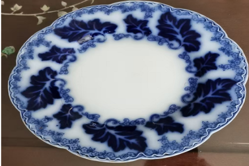 一位来自山东的陈老师，有一些藏品和老物件，急需出手，有意者联系，价格好商量。