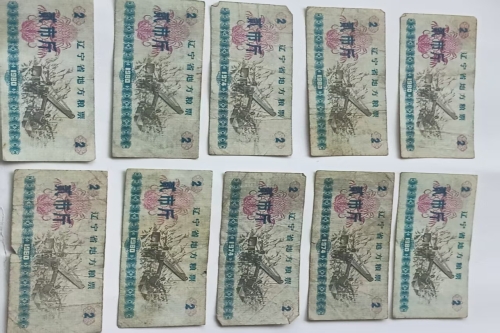 一位来住福建省宁德的夏老师，有一些藏品和老物件，急需出手，有意者联系，价格好商量。