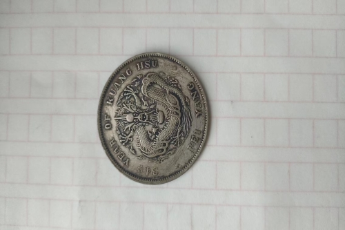 一位来住内蒙古阿拉善左旗的王老师，有一些藏品和老物件，急需出手，有意者联系，价格好商量。