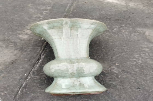 一位来住云南大理的杨老师，有一些藏品和老物件，急需出手，有意者联系，价格好商量。👍