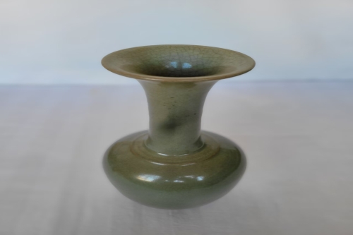 一位来住河北省秦皇岛市的曾老师，有一些藏品和老物件，急需出手，有意者联系，价格好商量。