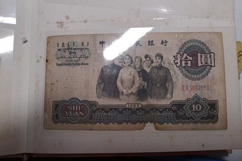 一位来自福建省的詹老师，有一些藏品和老物件，急需出手，有意者联系，价格好商量。