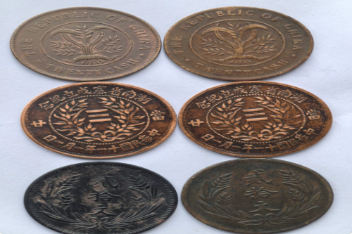 一位来自广东省珠海市的李老师，有一些藏品和老物件，急需出手，有意者联系，价格好商量。