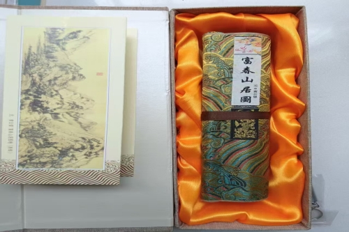 一位来住江苏省南京市玄武区的冉老师，有一些藏品和老物件，急需出手，有意者联系，价格好商量。